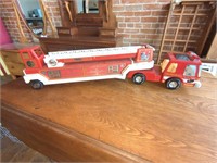 Vintage Tonka Fire Engine with extendable ladder