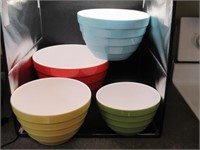SET OF 4 MODERN HEAVY PASTIC MIXING BOWLS
