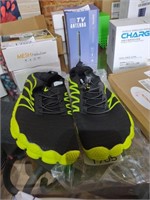HIITAVE WATER SHOES EU SIZE 44