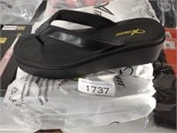 (2) Size 9.5 Sandal