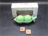 TWO PEAS IN A POD SALT AND PEPPER SET