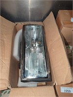 Right headlight assembly for a 1991-93 Cadillac