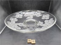 EMBOSSED GLASS SHALLOW FLORAL BOWL