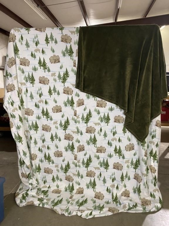 Green & White With Cabins Blanket Throws