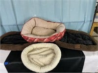 4 Assorted Pet Beds