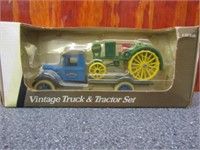 Ertl Vintage Truck & Tractor Set 1/32 Scale