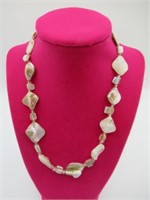 VINTAGE SHELL PIECE NECKLACE