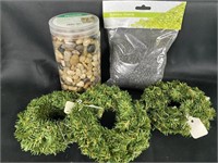 Mini Wreaths, Pebbles & Accent Stones