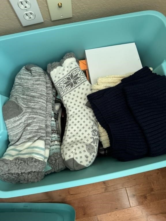 Rubbermaid Of New Socks,scarfs And More