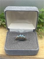 10k Yellow Gold Ring Size 7 Sparkling Blue Stones