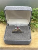 10k Yellow Gold Ring Size 8 MARKED Violet Stone