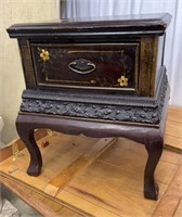Vintage Chinese Lacquer 2-Piece Accent Side Table