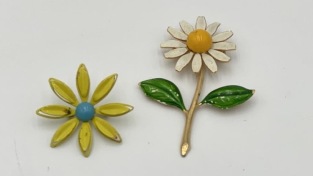 Vintage Enamel Flower Brooch (2)