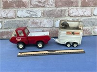 (2 PCS) TONKA STABLES RED METAL TRUCK WITH HORSE