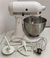 Kitchen aid 4.5qt 250 Watt stand mixer