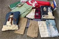 Christmas & Other Linens/Pillows
