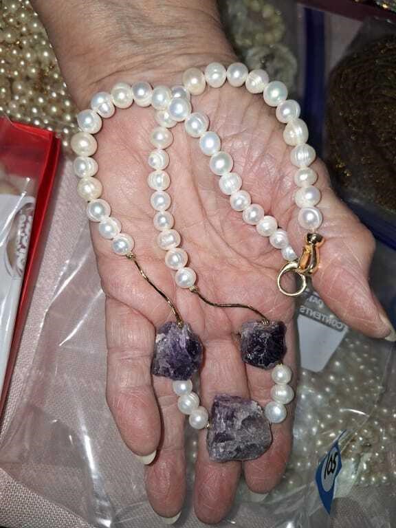 NICE PEARLS AND AMETHYST NECKLACE
