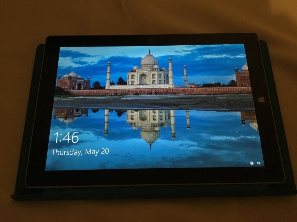 Microsoft Surface 128Gb Tablet UNLOCKED WORKS