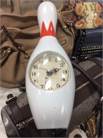 Bowling pin clock