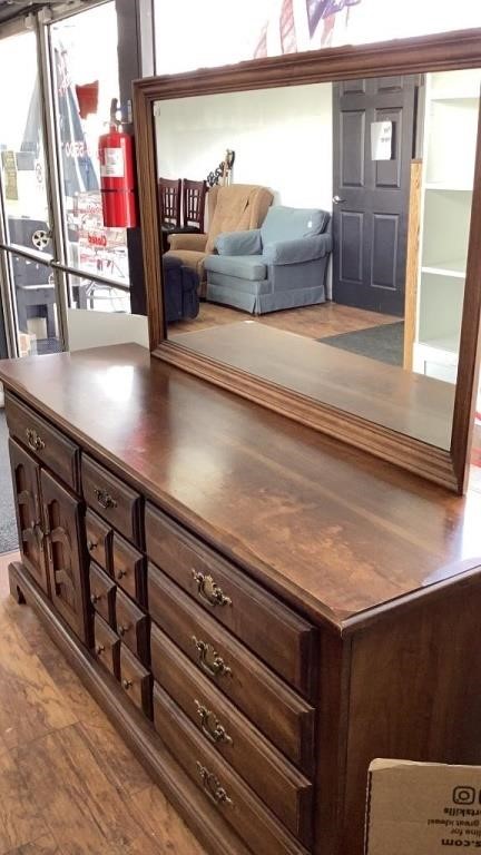 Bedroom dresser with mirror, 9 drawers and bay,