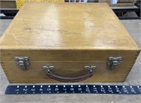 Wooden box with handle – art box?