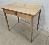 1 drawer oak library table 31x21x29"