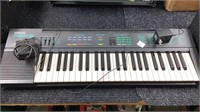 Yamaha PSR-6 Keyboard works serial #491495-