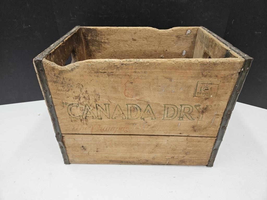 Vintage Canada Dry Wood Soda Crate