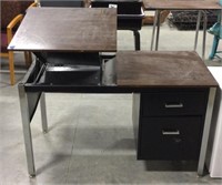 Metal/wood desk 24x48x28.5