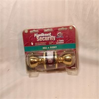 Kwikset Security Hall and Closet Doorknob set