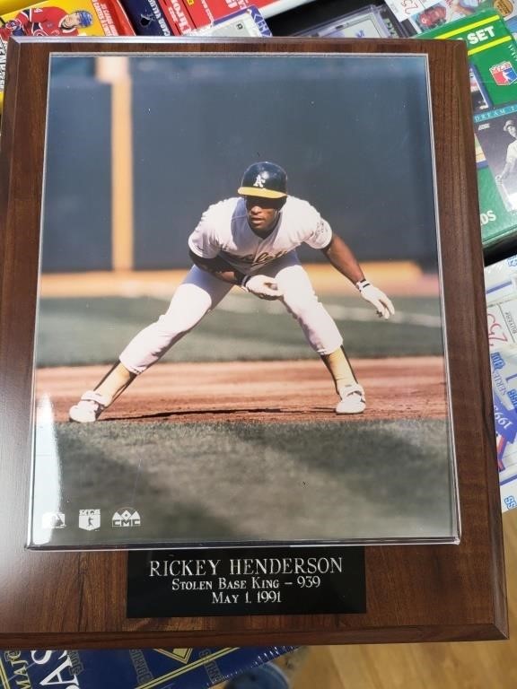 Sports Cards and Collectibles,, Online Auction!