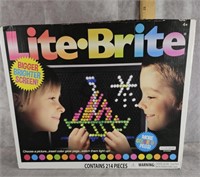 LITE-BRITE BATTERY OPERATED 214 PIECES NEW