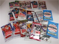 LOT OF 20 UNOPENED SPORTS CARDS PACKS