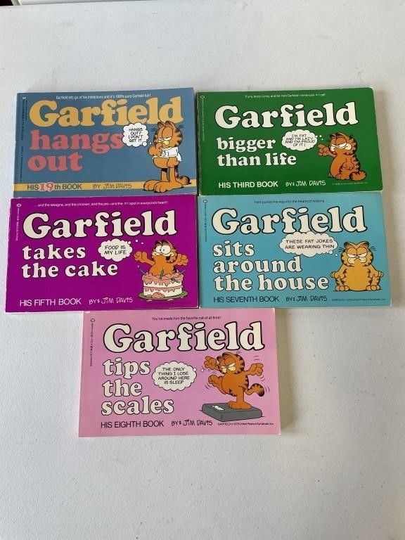 5 Garfield Comic Books