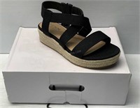 Sz 7W Ladies Penningtons Sandals - NEW $65