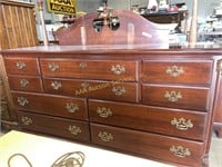 Kincaid solid wood furniture 10 drawer dresser