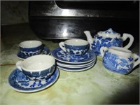 BLUE WILLOW MINI TEA SET 3 CUPS