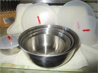 NESTING STAINLESS STEEL MIXING BOWLS WITH LIDS
