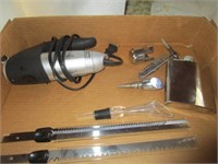 BISTRO ELECTRIC KNIFE WITH BLADES, FLASK, & WINE