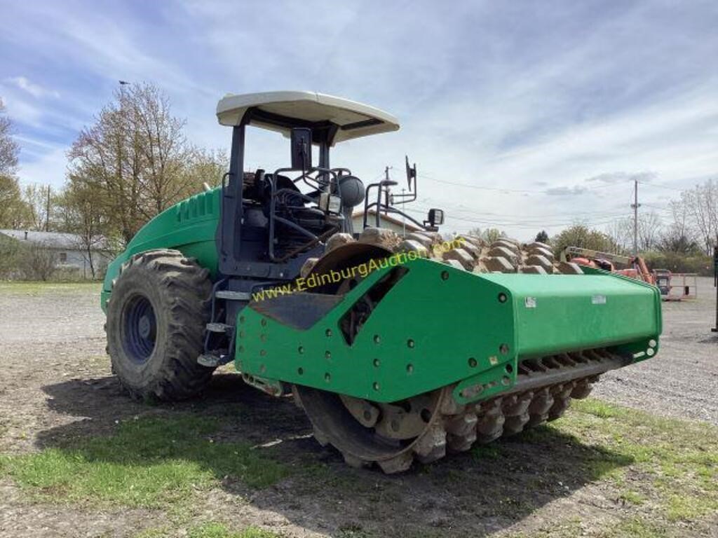 2014 HAMM H211 SHEEPS FOOT ARTICULATING COMPACTOR