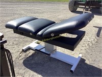 E2. Massage table fully adjustable