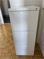 WHITE THREE DRAWER FILE CABINET WITH KEY