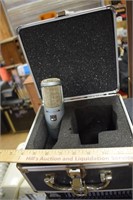 AKG Perception 200 Condenser Microphone w/ Case