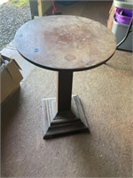 Round side Table