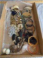 Tray Lot of Jewelry