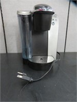 KEURIG COFFEE MAKER - BLACK SINGLE CUP MODEL K70