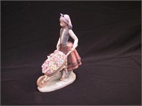 10" Lladro figurine 01419 "Love's Tender Token"