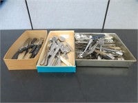 APPROX. 85 PCS ASSORTED CUTLERY (FORKS - KNIVES)