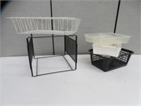 5 ASSORTED CONTAINERS / BASKETS / STANDS