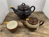 Vintage pottery tea pots and cup